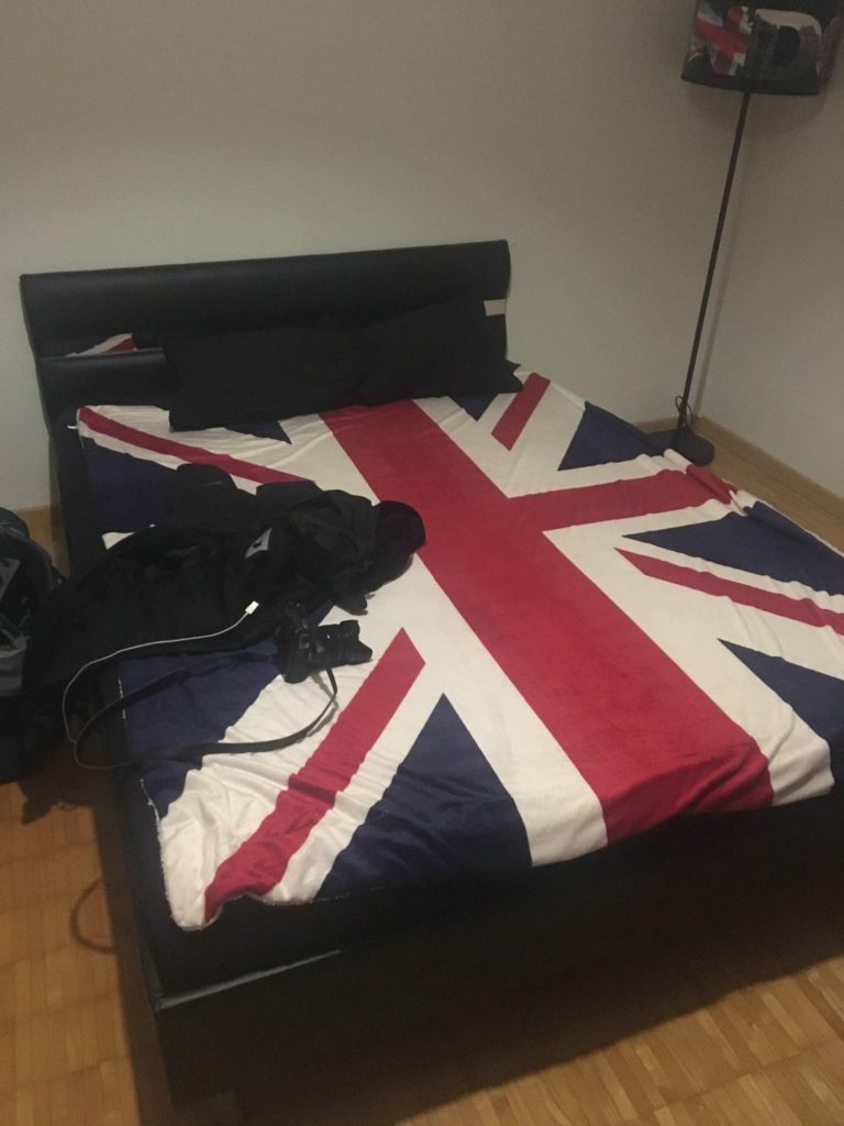 Great Britain bedsheets in our St. Gallen Couchsurfing room
