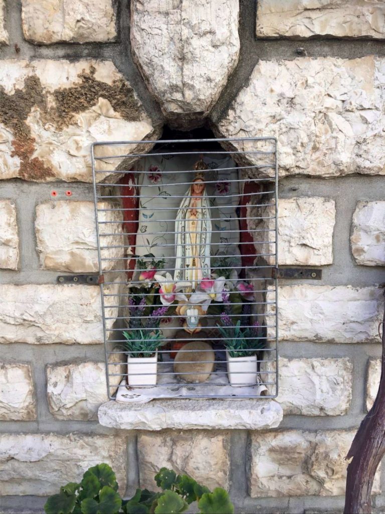 Shrine for Saint Mary in Moustiers-Sainte-Marie