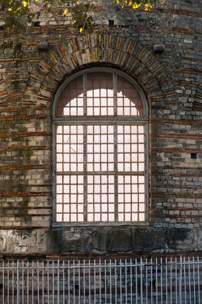 Thermes de Constantin window detail