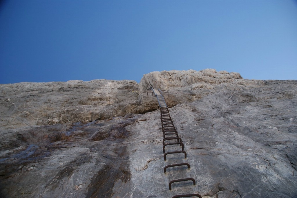 The Dachstein ladder from the tunnel to the glacier