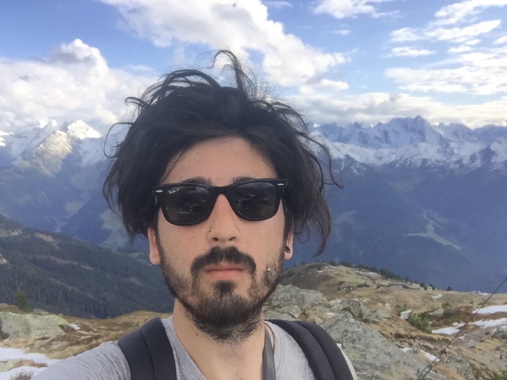 Aydin selfie on top of Karspitze