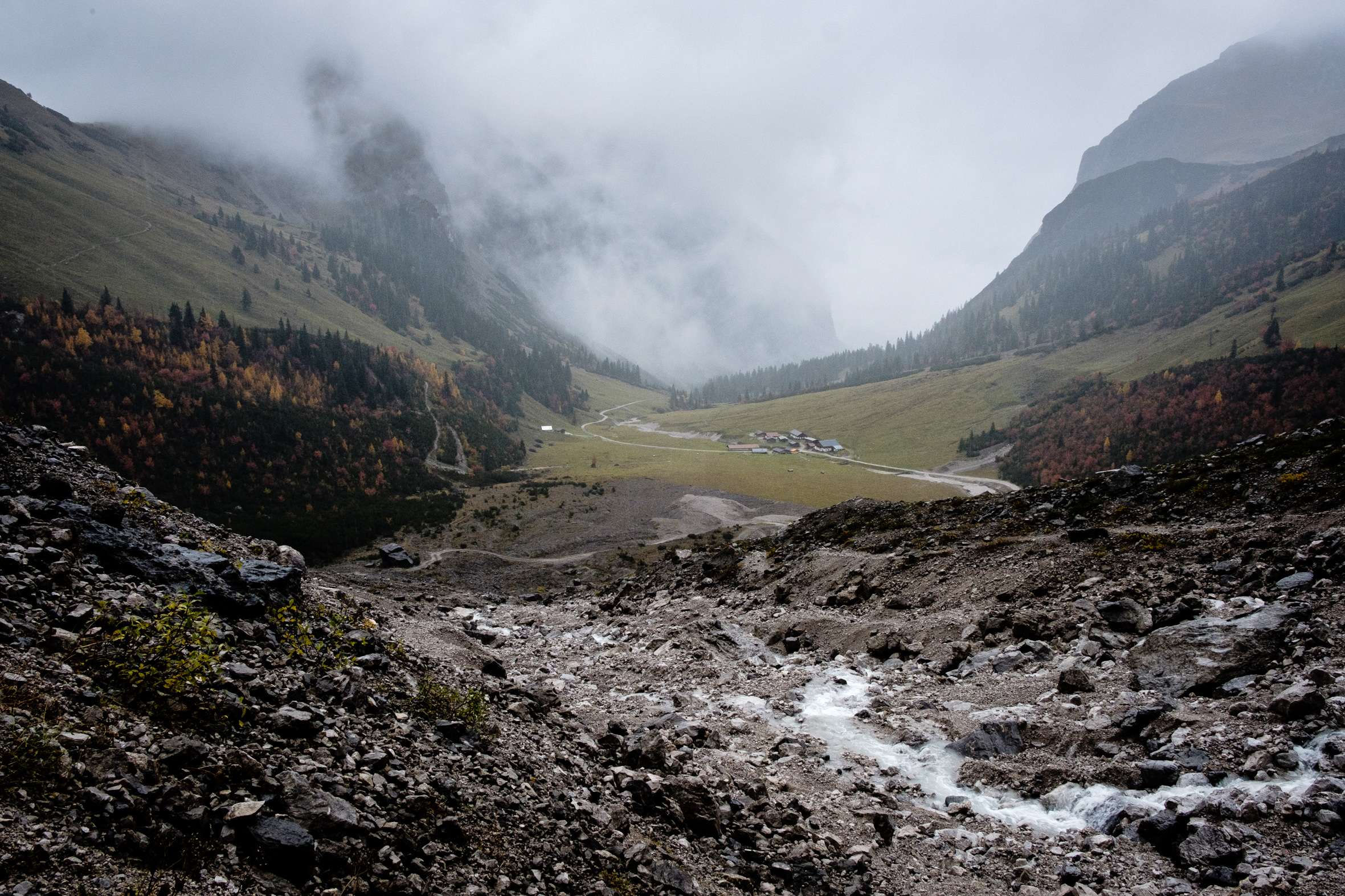 Crossing the saddle from Falkenhütte