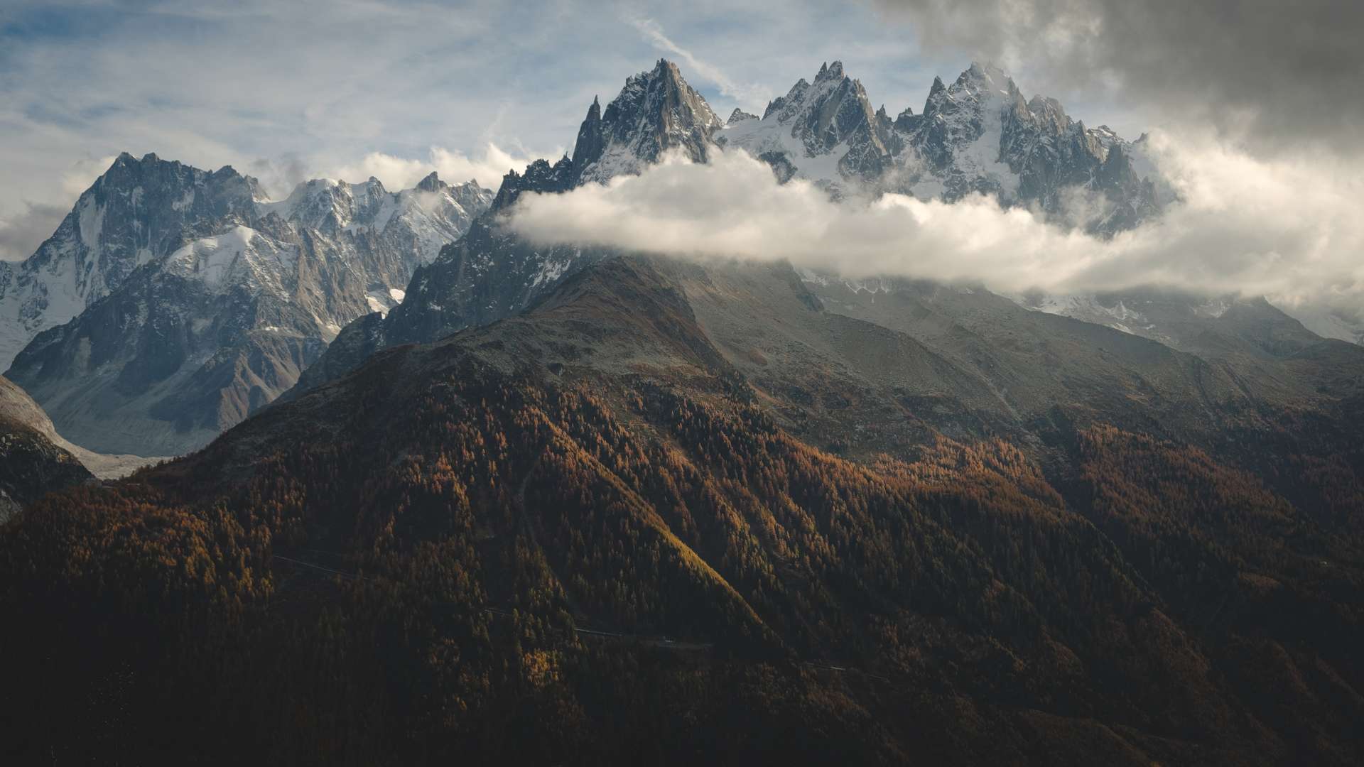 Mont Blanc illuminated by the afternoon light