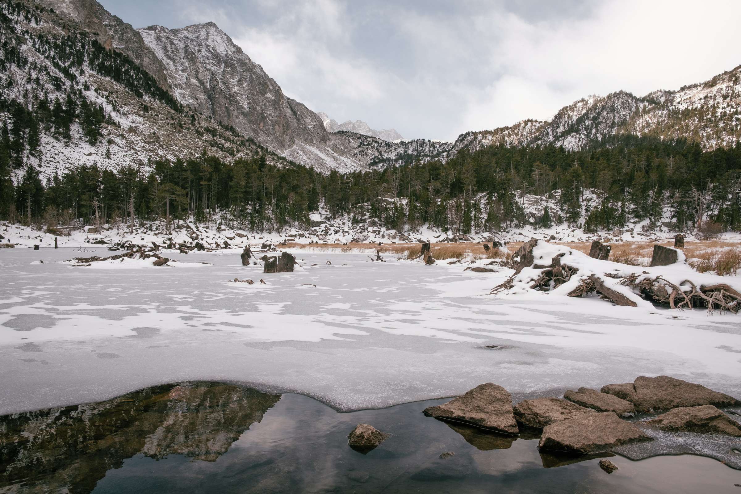 Frozen Lake Lladres