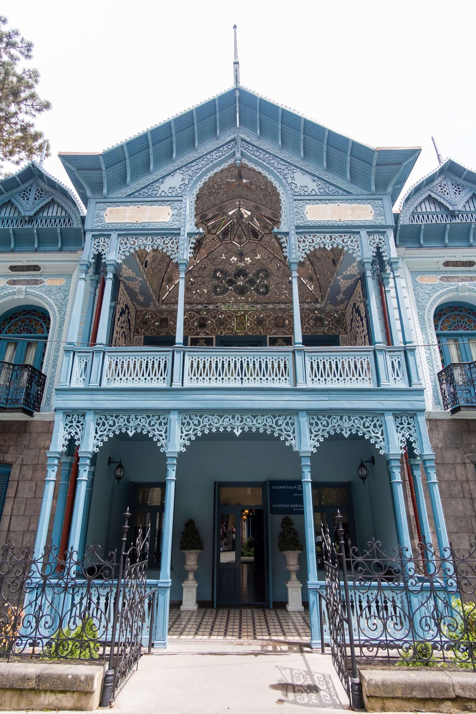 Blue Palace Firuza, Borjomi, nowadays Golden Tulip Hotel