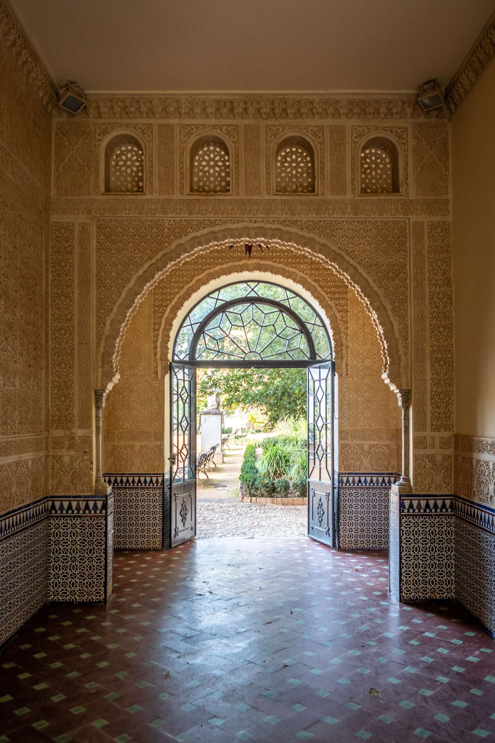Arched entrance to Carmen de los Mártires, Granda