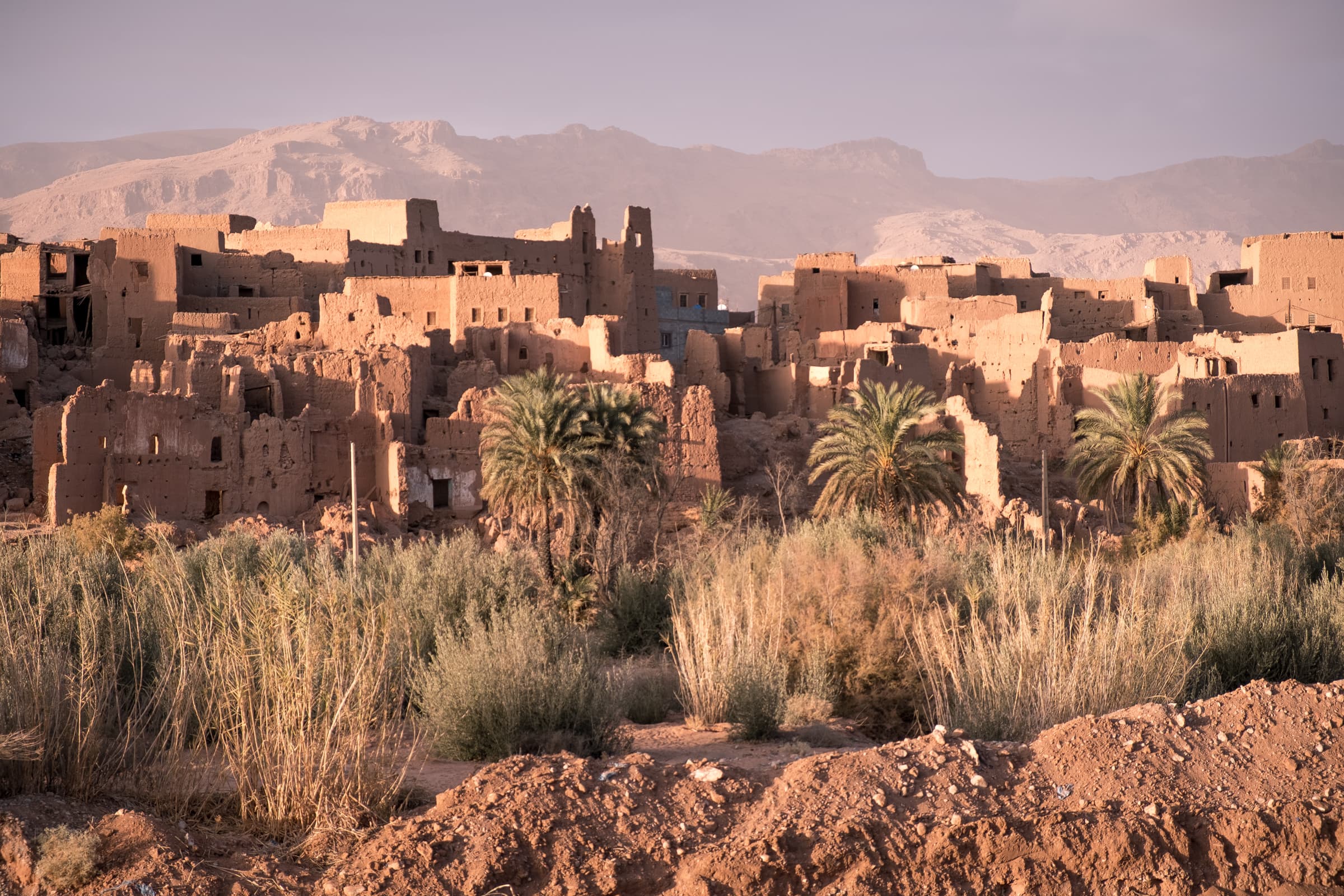 A wider shot of an abandoned Kasbah in Tinghir