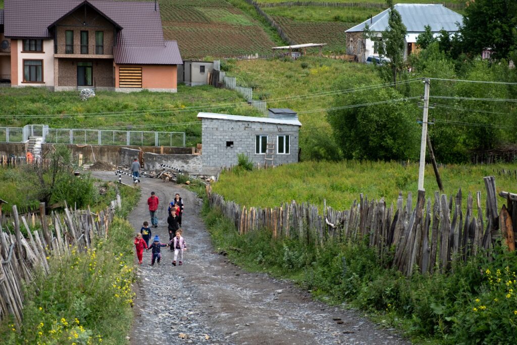 Children walking to school in Tsvirmi