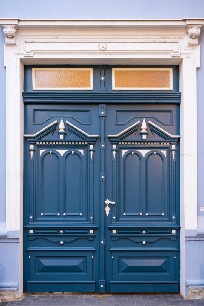 Decorative blue door in Haugsdorf