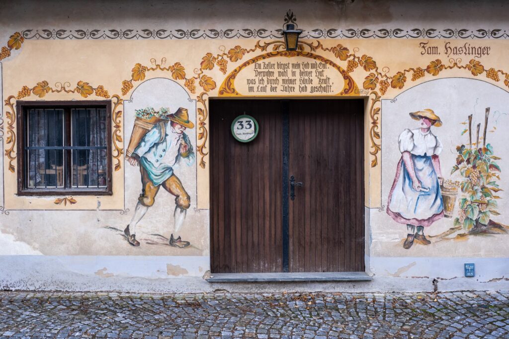 Decorated facade of a wine cellar on Rohrendorfer kellergasse