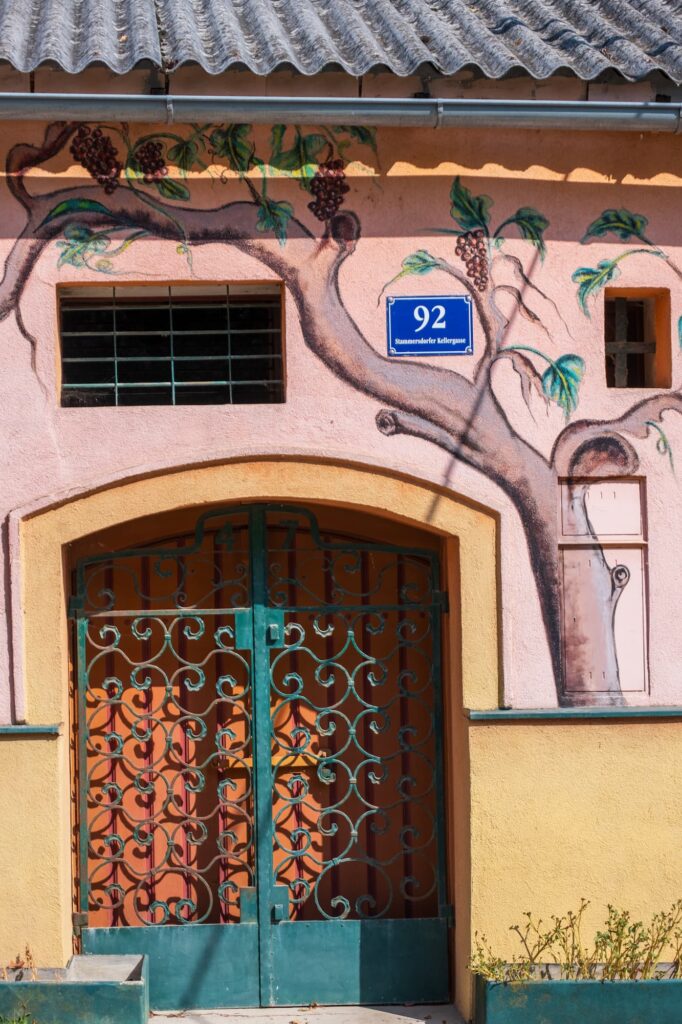 Wine house with decorative painted vines in Stammersdorf